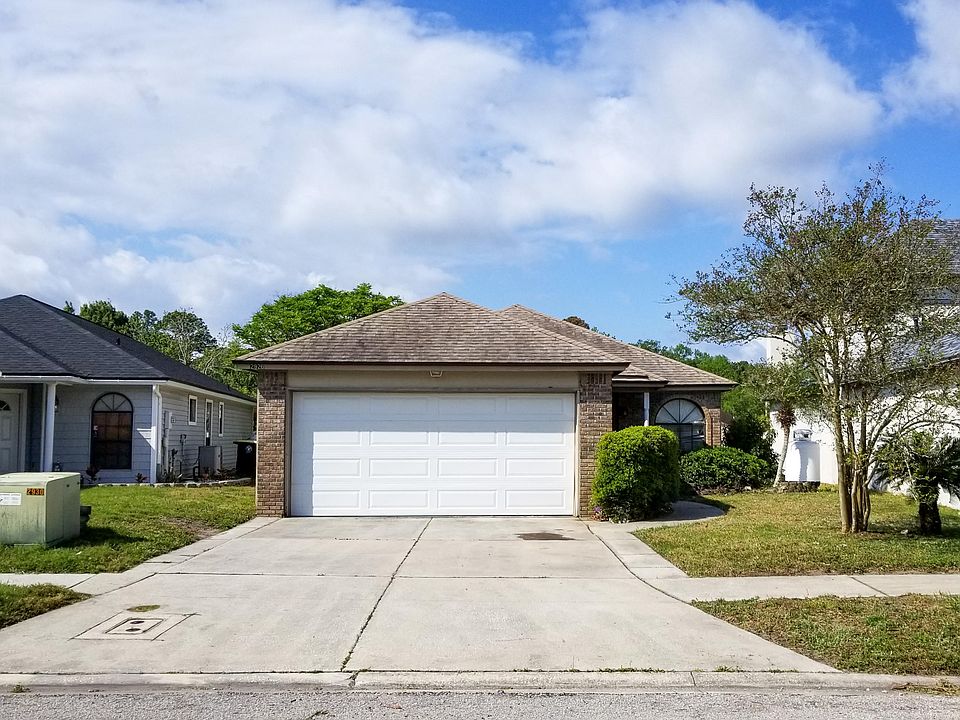 2nd image of 2926 Lantana Lakes Dr E