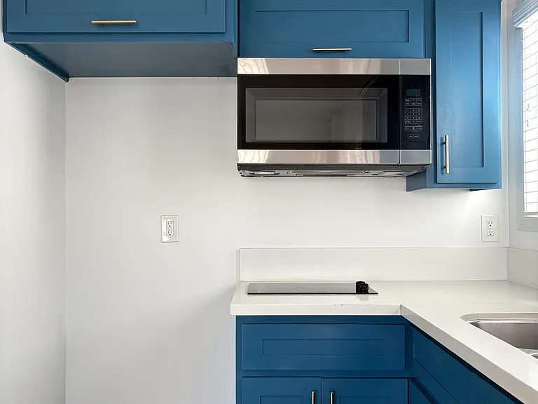729 Lime Ave #11 — Photo 4