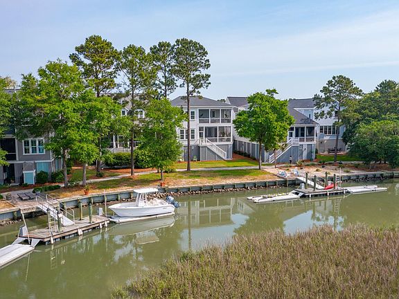 3rd image of 1047 Hills Plantation Dr