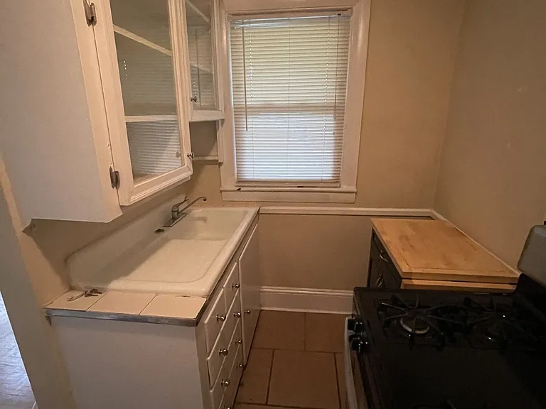 296 Washington Ave — Photo 10