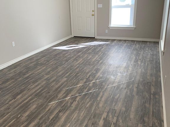 4th image of 8040 Downe Dr