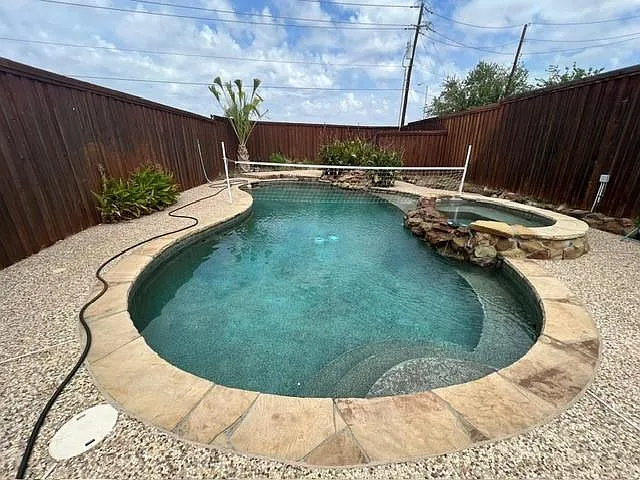 3 bed, 2.5 bath, 2364 sqft, $3,500 — Photo 2