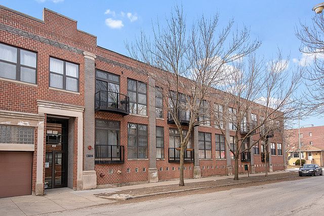 1st image of 612 N Oakley Ave #111