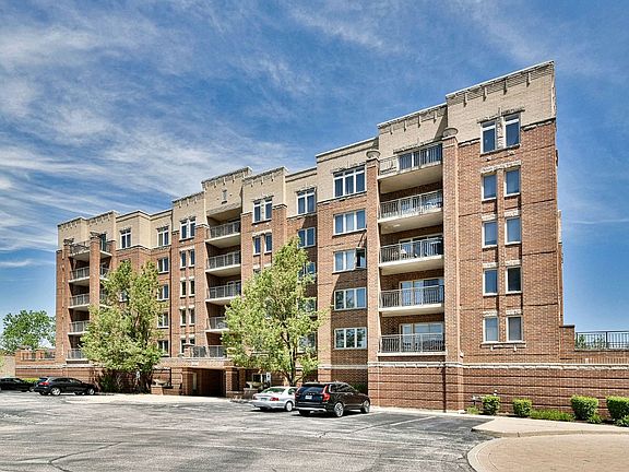 3rd image of 635 Perrie Dr APT 403
