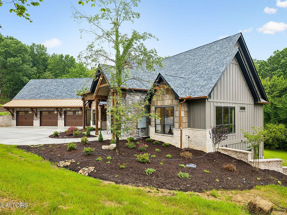 1st image of 645 Douglas Ridge Dr
