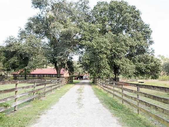 5th image of 2101 Shady Ln