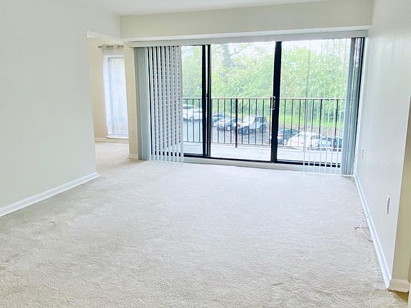 4th image of 136 Roberts Ln