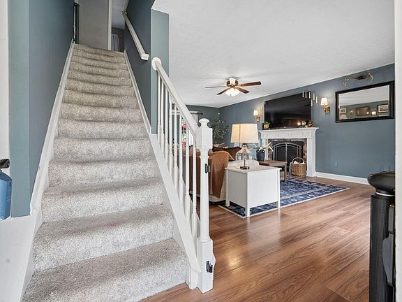 3rd image of 882 Bledsoe Dr