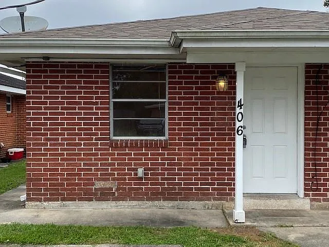 2 bed, 1.0 bath, 850 sqft, $1,100 — Photo 2