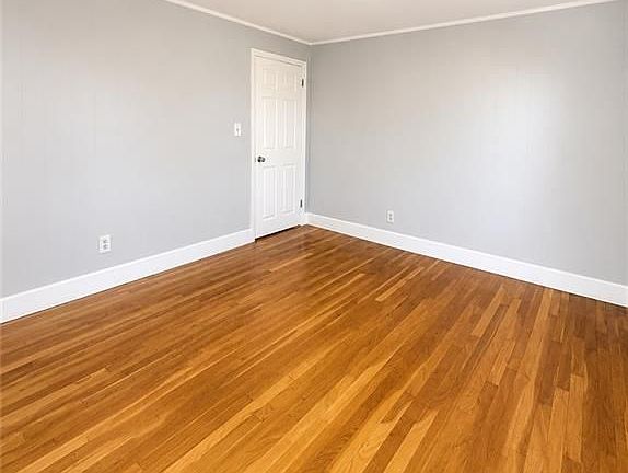 4th image of 308 Farmington Ave #2R