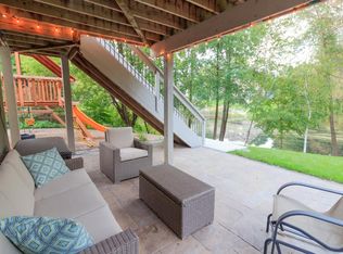 856 Great Oaks Trl, Eagan, MN 55123