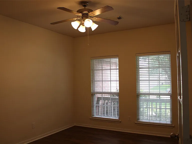 9527 Brackenton Crest Dr — Photo 11