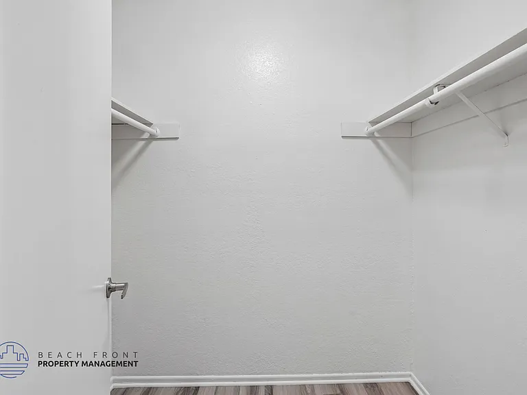 Rollingwood Apartments — Photo 48