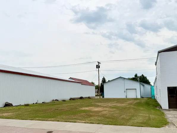 603 3rd St, Langdon, ND 58249