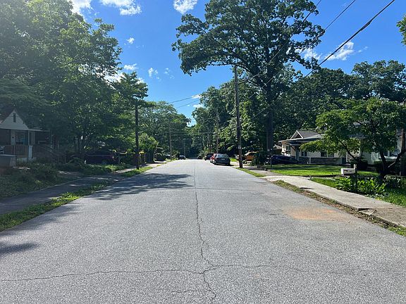 4th image of 1430 Clermont Ave