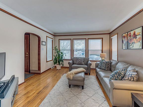 4th image of 2334 N 76th Ct