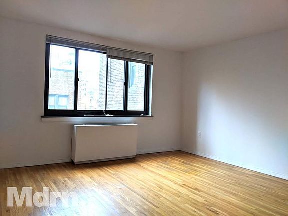 2nd image of 207 E 27th St APT 4H