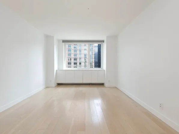 301 West 53rd Street image 2 of 8