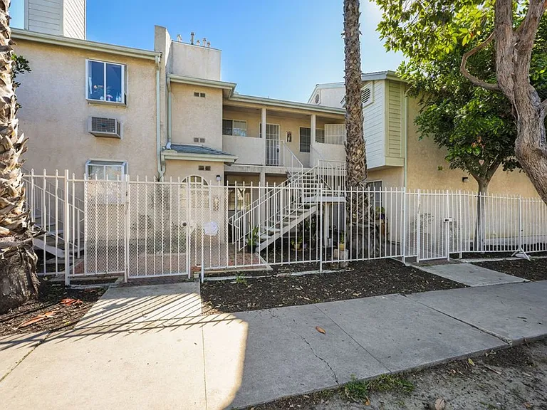 2403 Meade Ave — Photo 13
