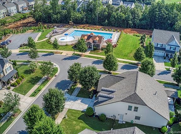 2nd image of 160 Byers Commons Dr