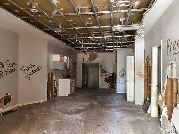 5th image of 920 W 14th Street