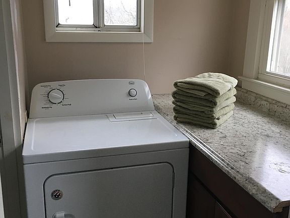 4th image of 325 Van Meter Way
