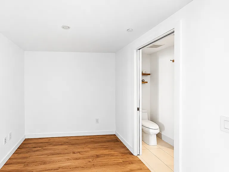650 NE 32nd St #4507 — Photo 7