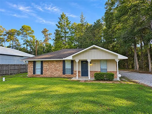 3 bed, 2.0 bath, 1109 sqft, $1,800 — Photo 1
