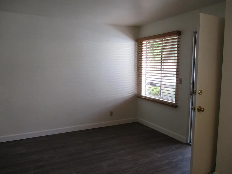 368 Vance St #2C — Photo 2
