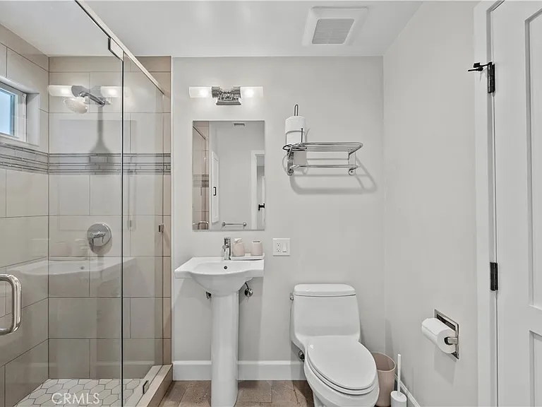 5823 Lubao Ave — Photo 24