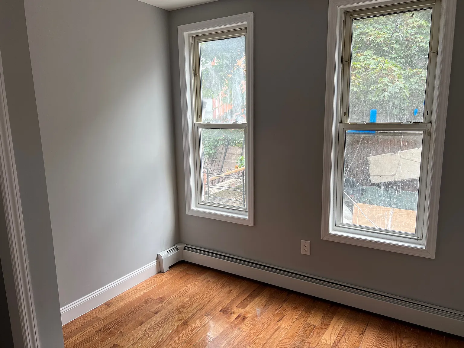 4 bed, 1100 sqft, $4,070 — Photo 3