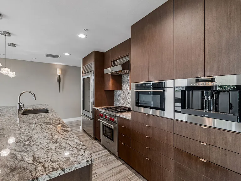 1120 E Kennedy Blvd #1030 — Photo 13