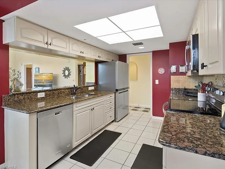 5550 Heron Point Dr #105 — Photo 7