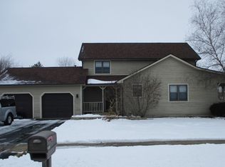 561 Donald St, Hinckley, IL 60520