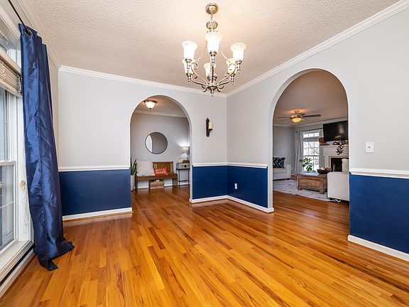 3rd image of 112 Willene Dr