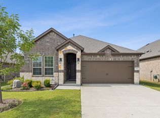 11004 Los Alamos Dr, Aubrey, TX 76227