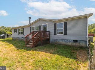 2 Paddock Ln, Fredericksburg, VA 22406