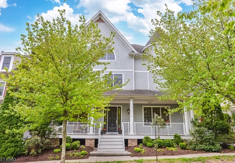 3 Christopher Ct — Photo 2