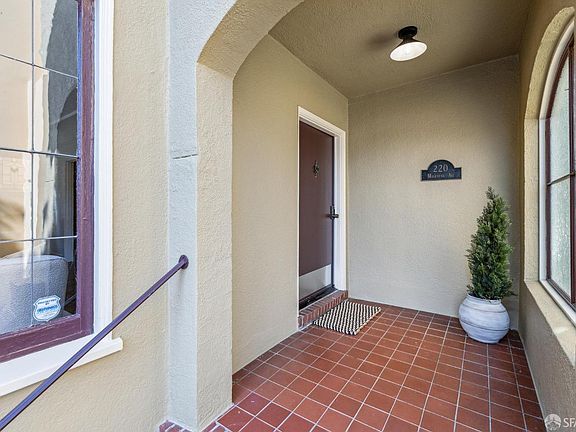 5th image of 220 Magellan Ave