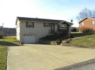 222 Roth St, Houston, PA 15342