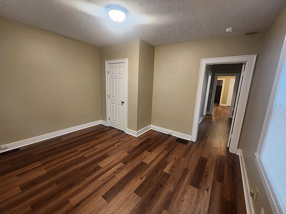 5th image of 1772 W Gaulbert Ave