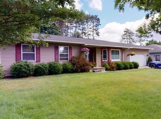 906 Timberline Trl, Gaylord, MI 49735