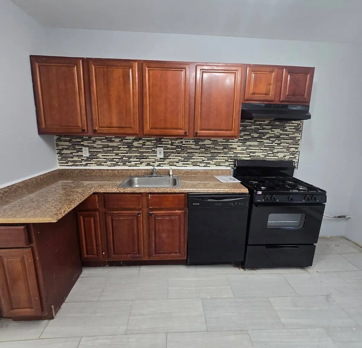 3 bed, $2,500 — Photo 1