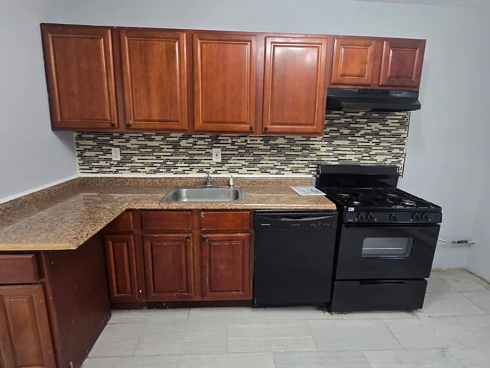 112 Greenville Ave #2AA