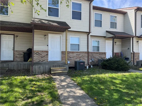 950 Edgar Dr APT 4, Charleston, IL 61920