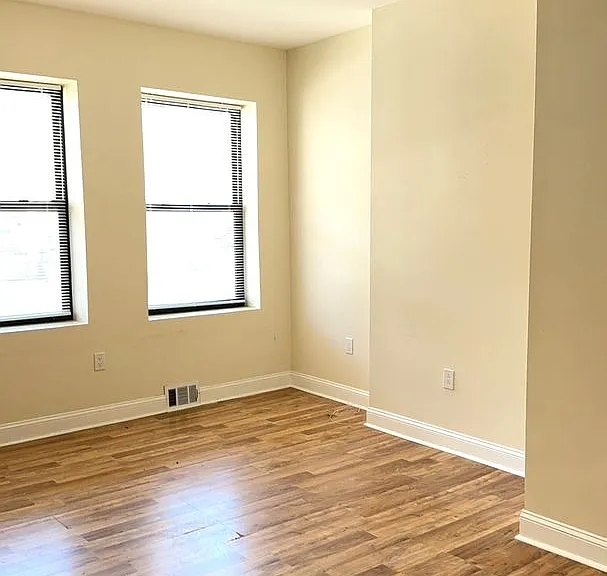 451 W Bringhurst St — Photo 9
