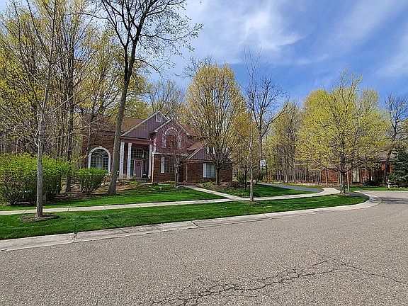 2nd image of 7263 Village Square Dr