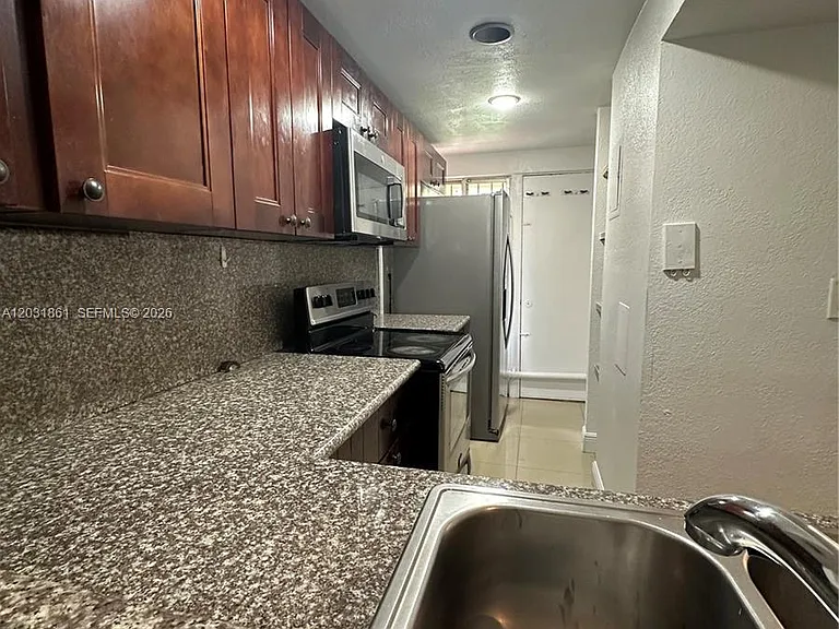 9250 Fontainebleau Blvd #202 — Photo 8