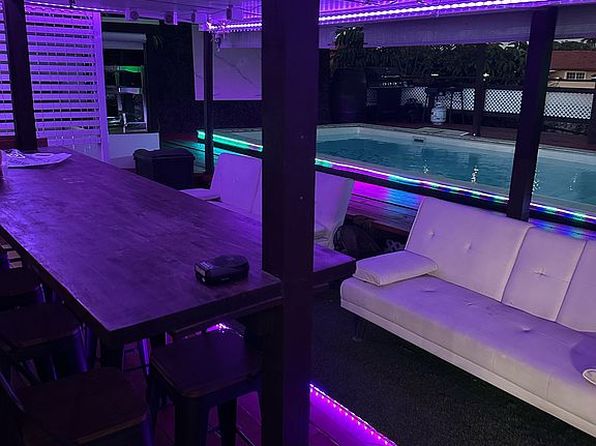 miami-florida-2057620878 picture