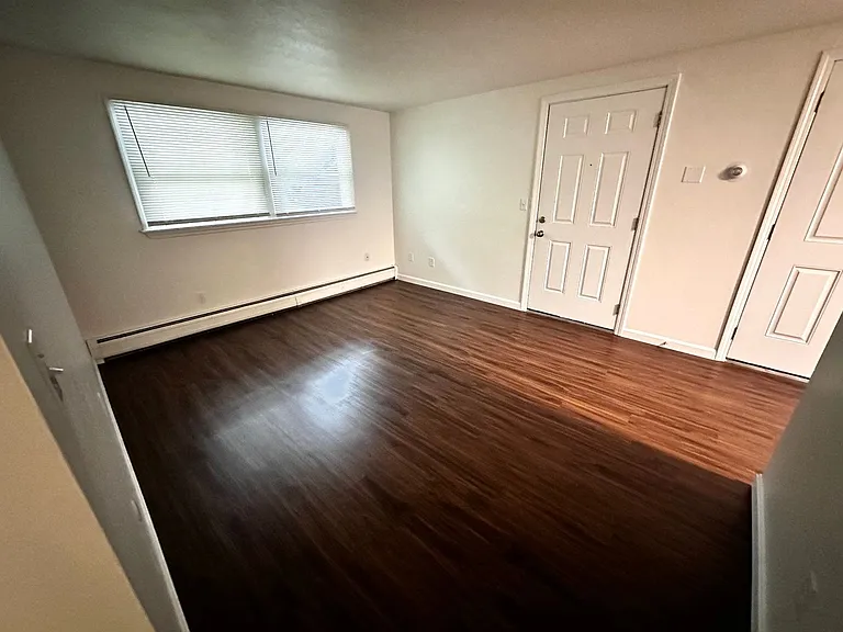 9 Emerald Dr #10 — Photo 3